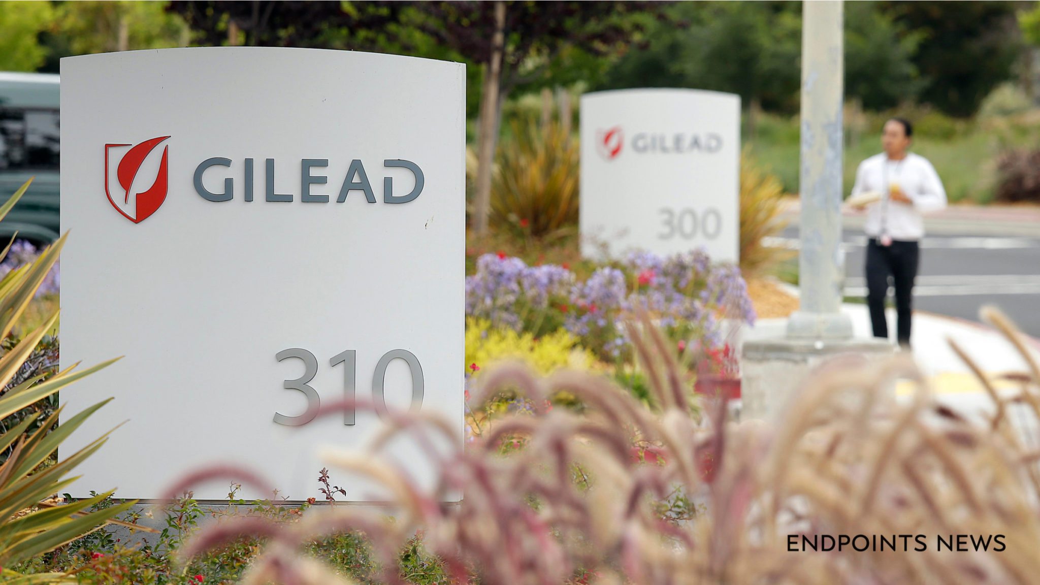Gilead fortifies its pioneering cell therapy status, expanding into three new facilities and teaming with NCI