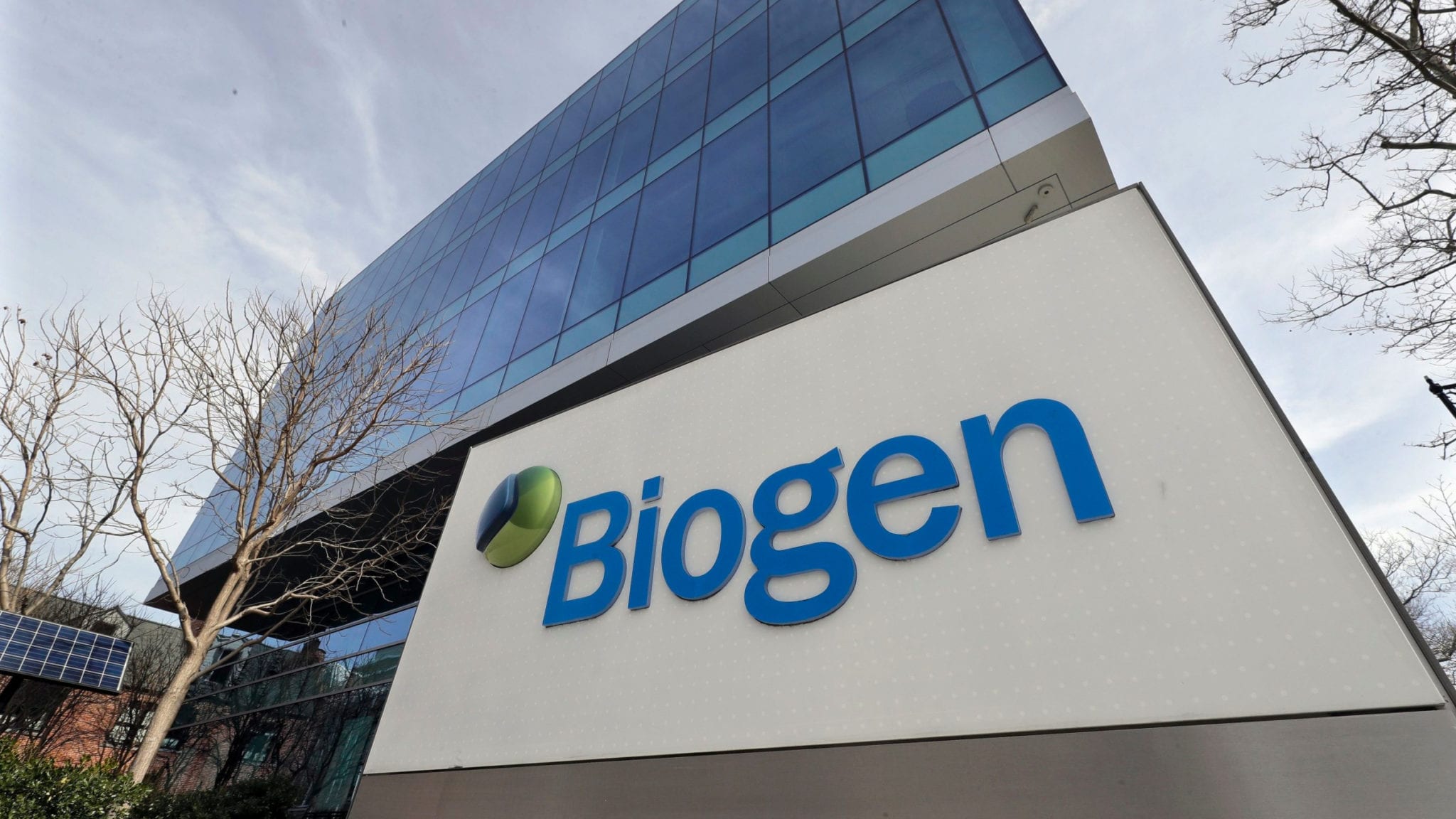 The Endpoints poll: A large majority of biopharma execs turn thumbs down on Biogen's controversial pitch for aducanumab